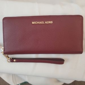 NWT Michael Kors Jet Set Large Continental Wristlet